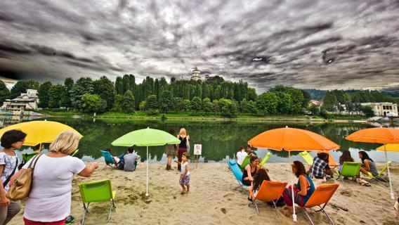 La 'spiaggia' a Torino.. @ Murazzi del Po. Torino
