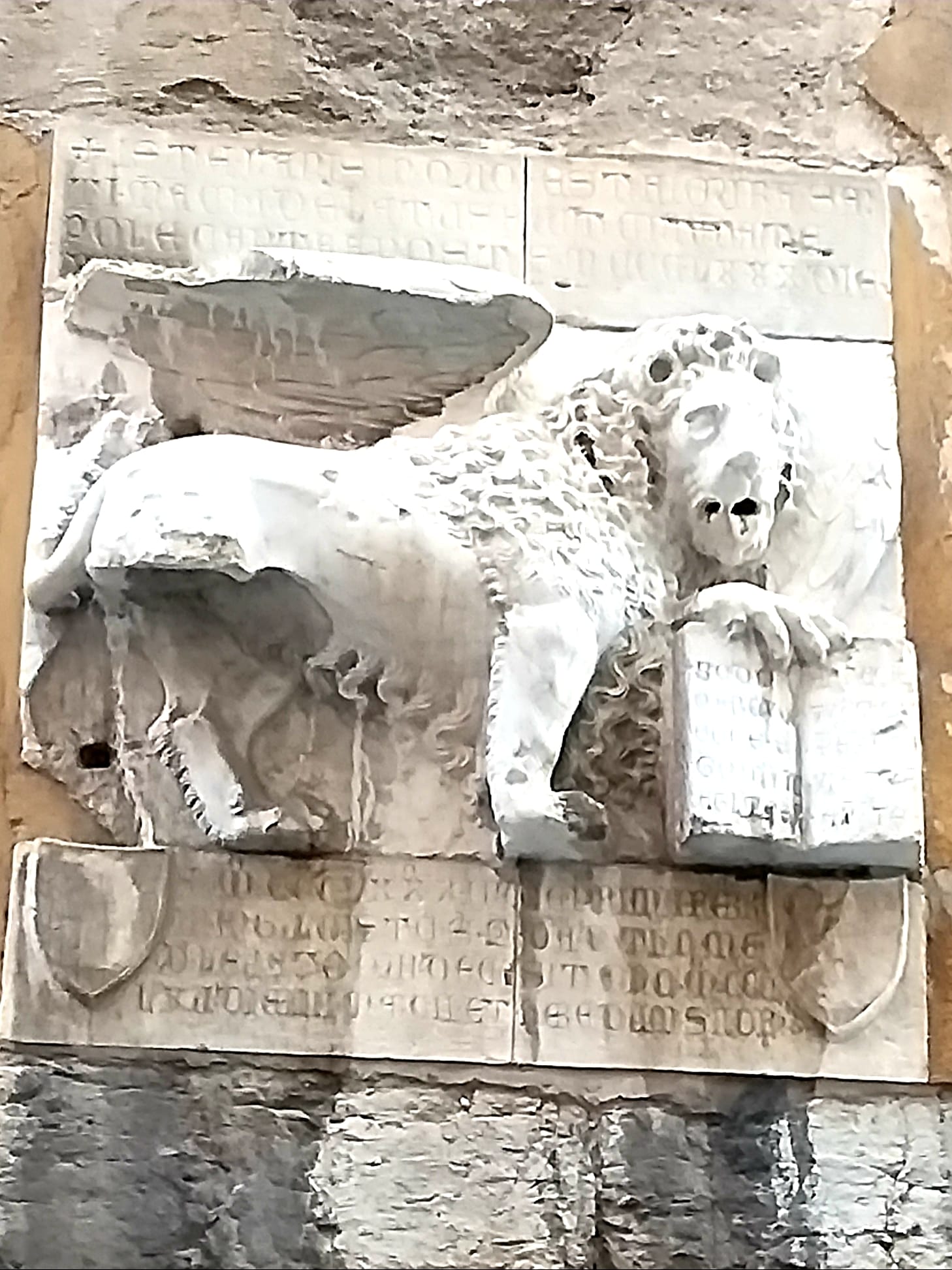 Il Leone veneziano come trofeo @ Chiesa di San Marco al Molo