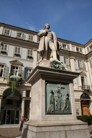 Il monumento a Gioberti @ Piazza Carignano