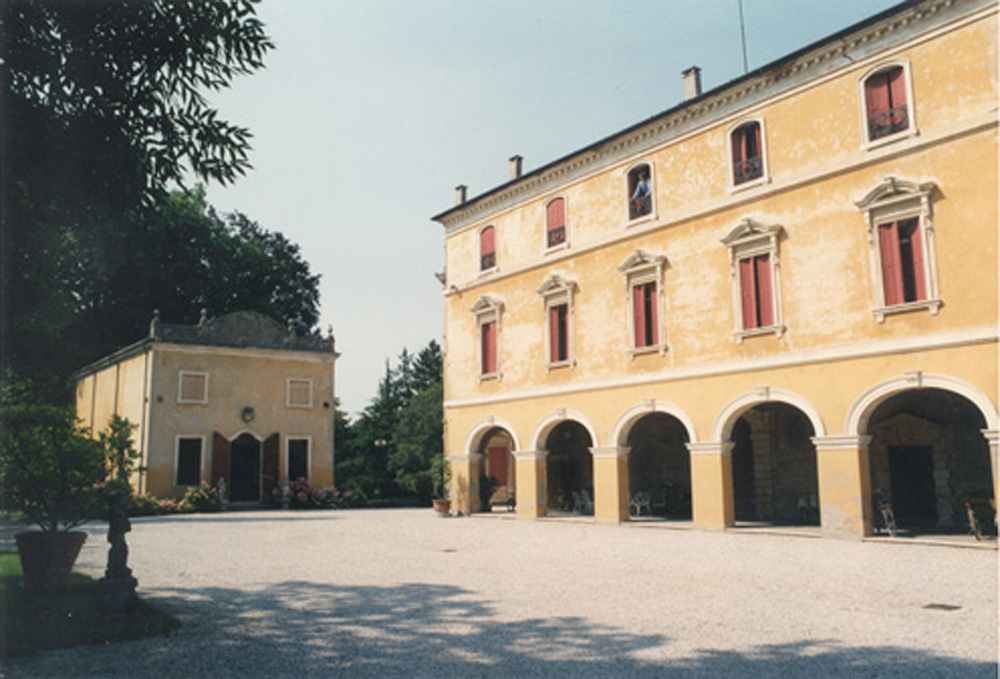 La facciata porticata @ Villa Zenobio-Albrizzi