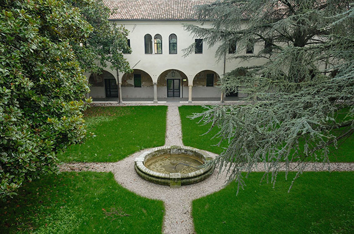 Chiostro. Giardino interno @ Convento degli Zoccoli - Accademia artigianato artistico