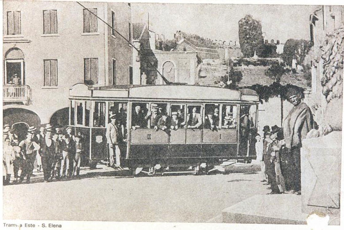 Il tram ai primi del 1900 @ Piazza Maggiore
