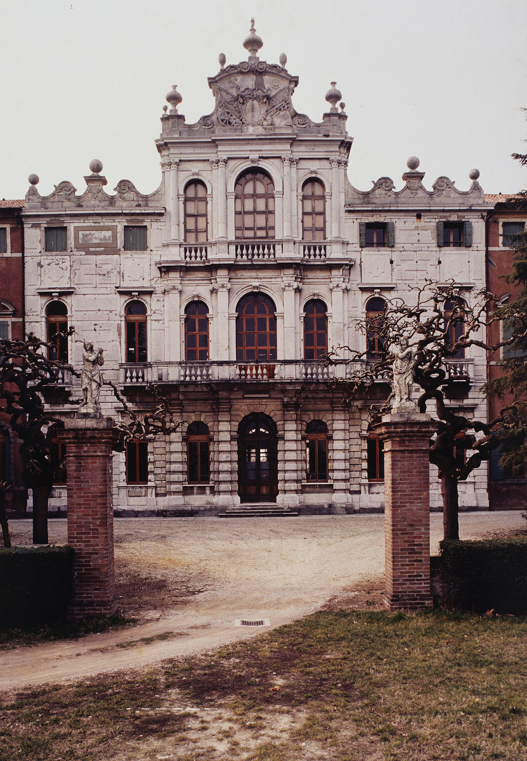 La facciata barocca @ Palazzo Ca' Pesaro