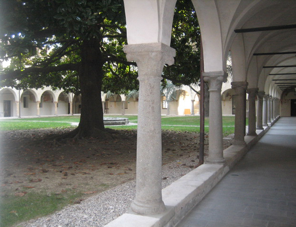 Il portico del chiostro @ Convento degli Zoccoli - Accademia artigianato artistico