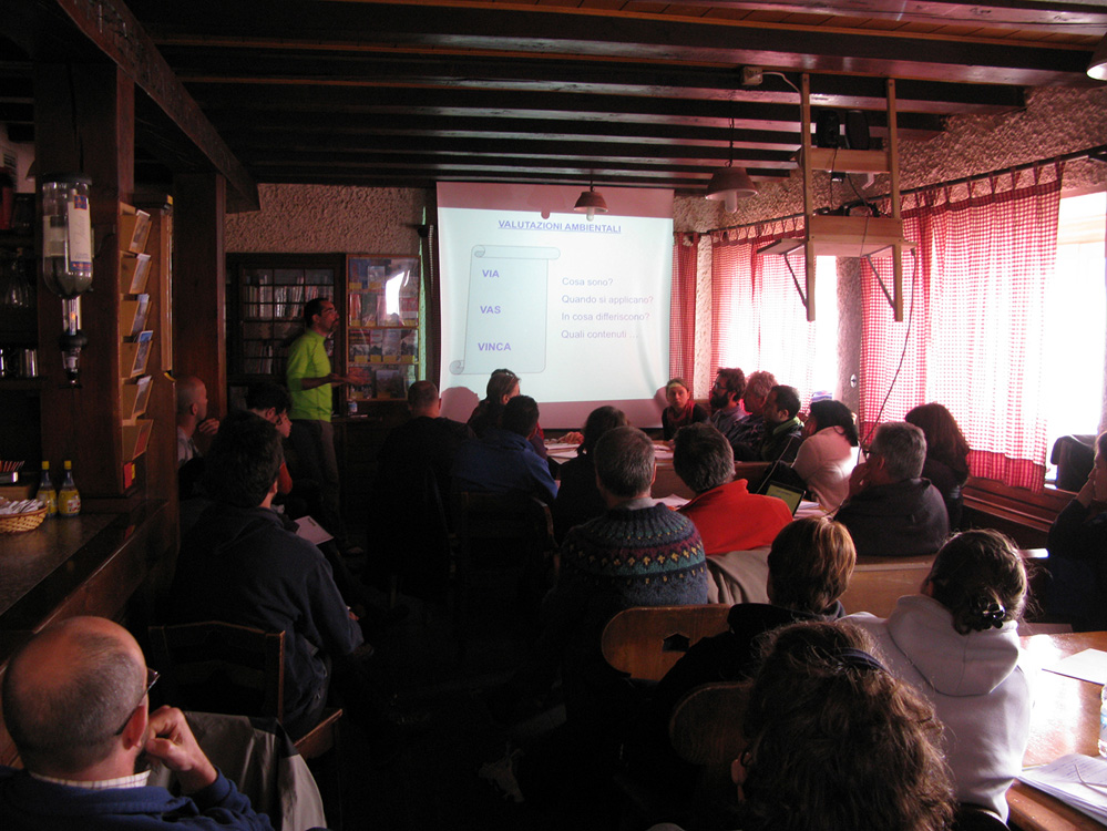 Lezione rifugio Lancia 2011 @ Formazione sui temi di Pianificazione territoriale a cura della Società alpinistica trentina (SAT)