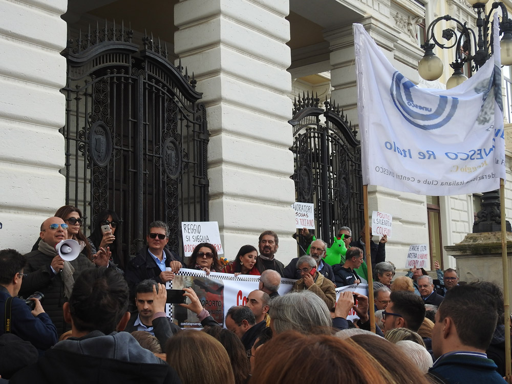 Manifestazione Insieme affinchè l'Aeroporto divenga internazionale @ Club per l'Unesco Reggio Calabria