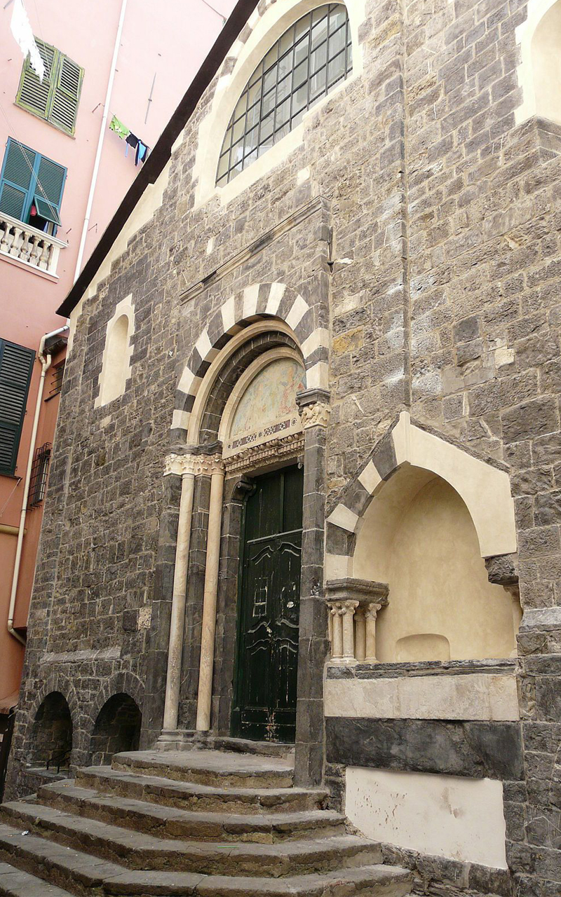 Una facciata severa ma elegante @ Chiesa dei Santi Cosma e Damiano