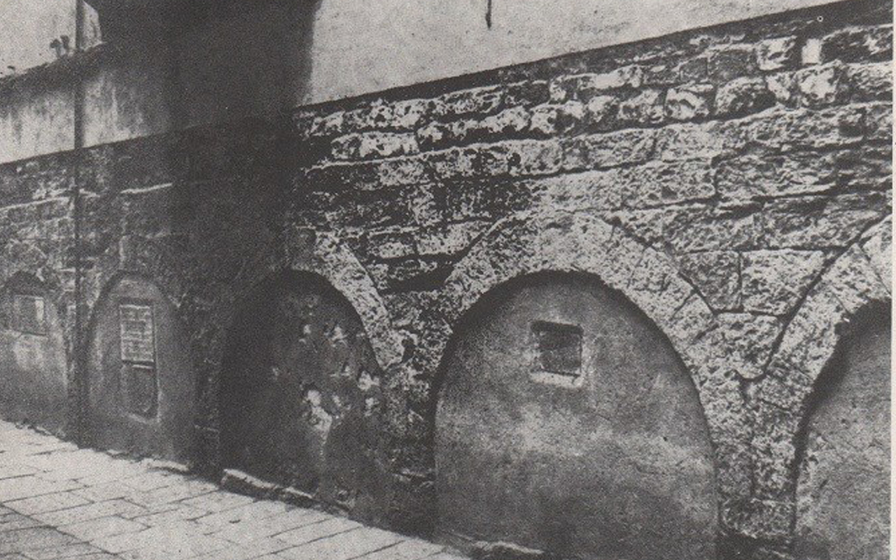The arcosolium tombs @ S.Maria delle Vigne