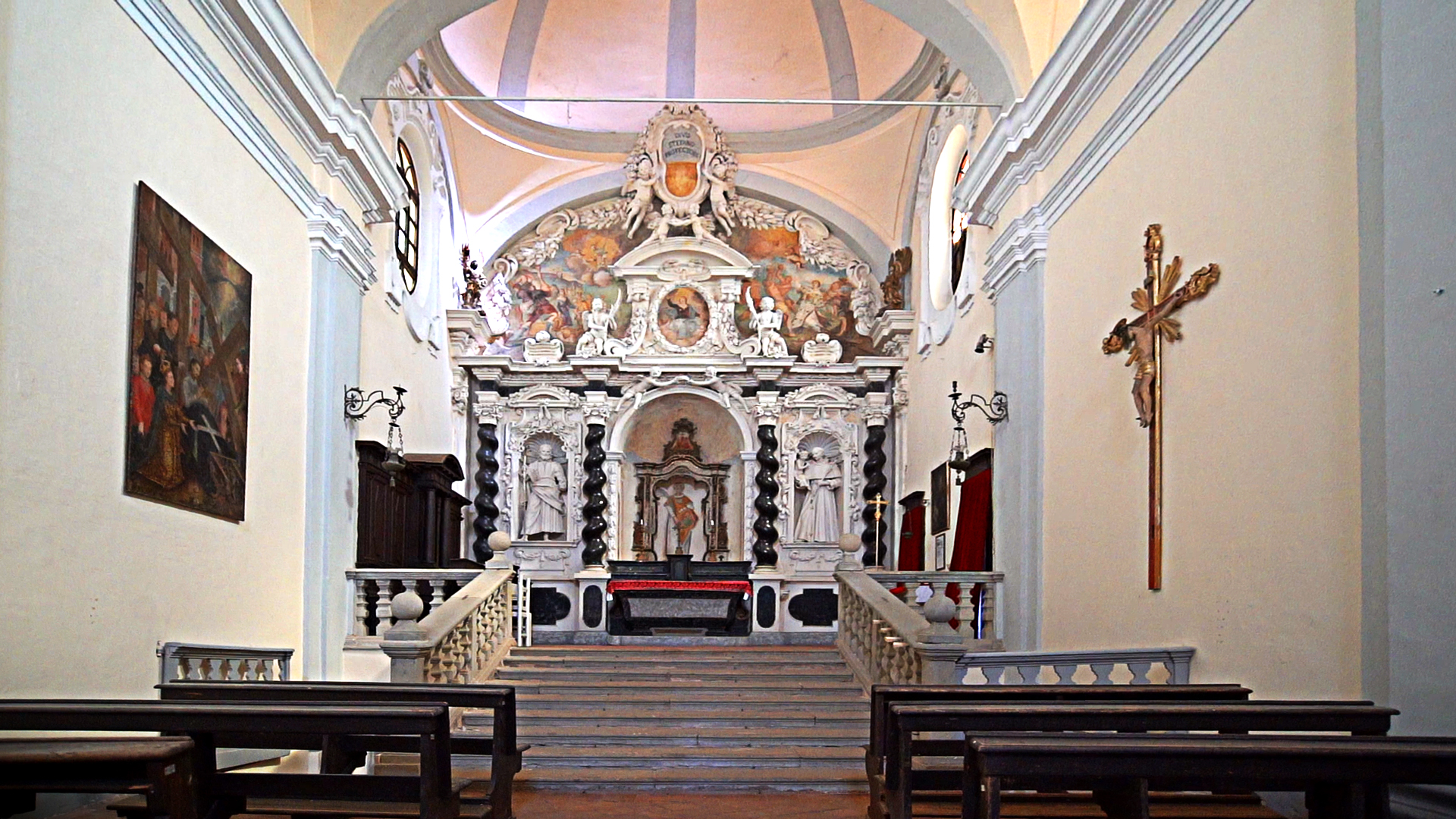 L'altare barocco @ Chiesa di Santo Stefano Extra Muros