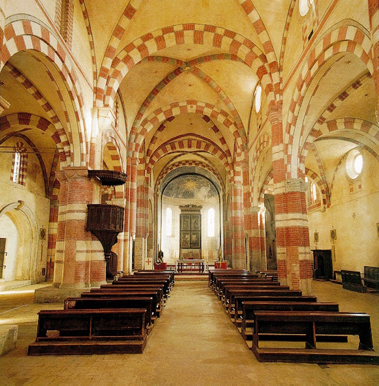 Un grande impianto romanico con accenni di gotico @ Abbazia di Santa Maria di Staffarda