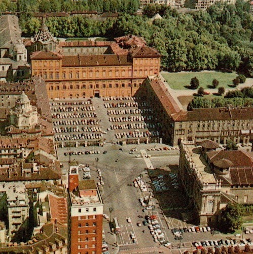 Un bel parcheggio in Piazzetta @ Palazzo Reale