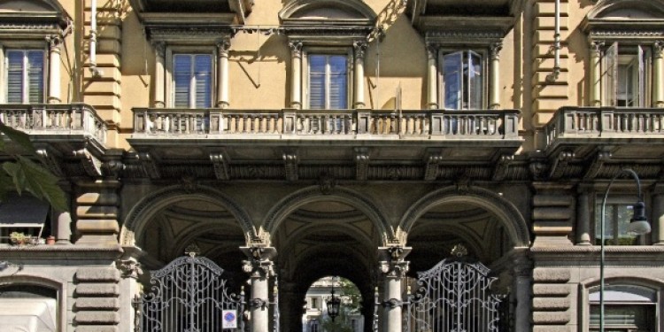 A building with garden @ Corso Vittorio Emanuele II