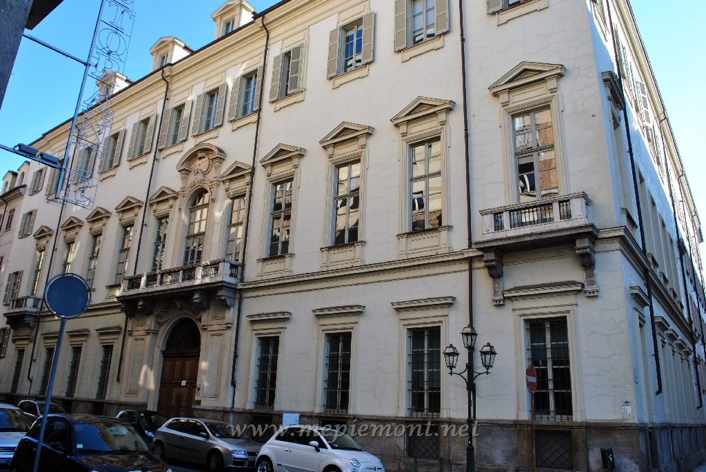 Un palazzo di rappresentanza @ Palazzo Vallesa della Martirana
