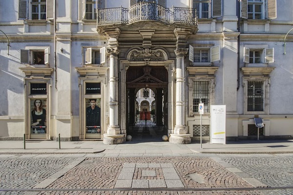 L'ingresso al palazzo @ Palazzo Saluzzo Paesana