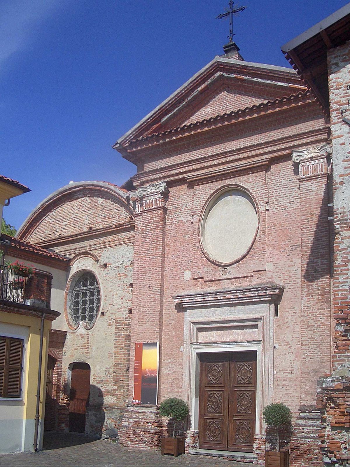 Le due chiese parrocchiali @ Romano Canavese