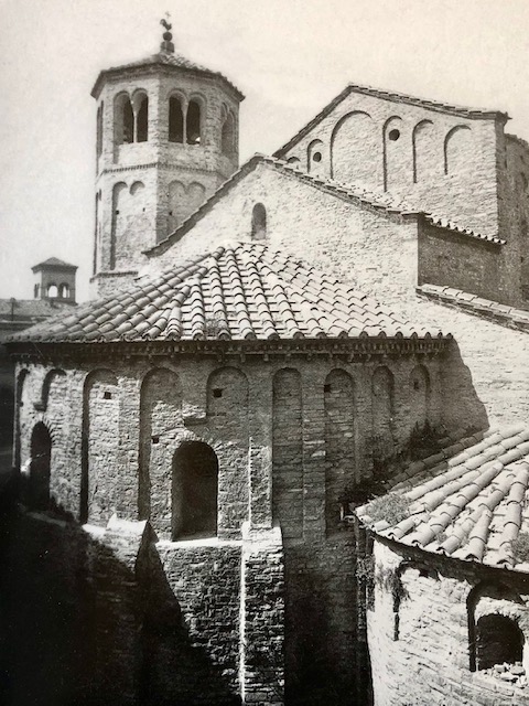 Le scarse tracce dell'antica basilica @ Basilica dell'Addolorata, già di San Pietro