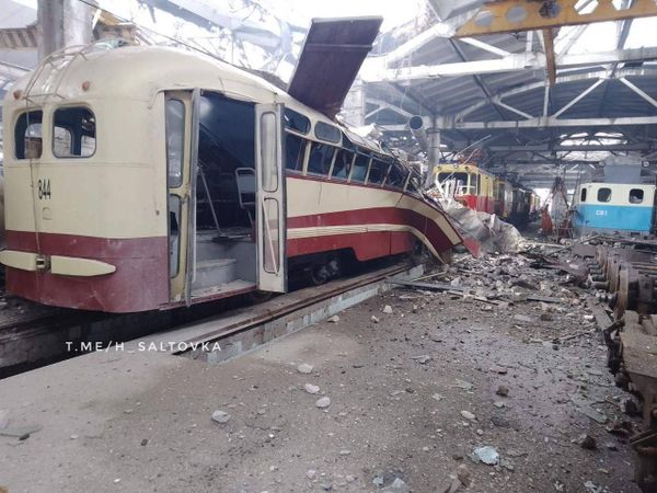 I danni dei bombardamenti @ Салтівське трамвайне депо / Deposito del tram Saltovsky
