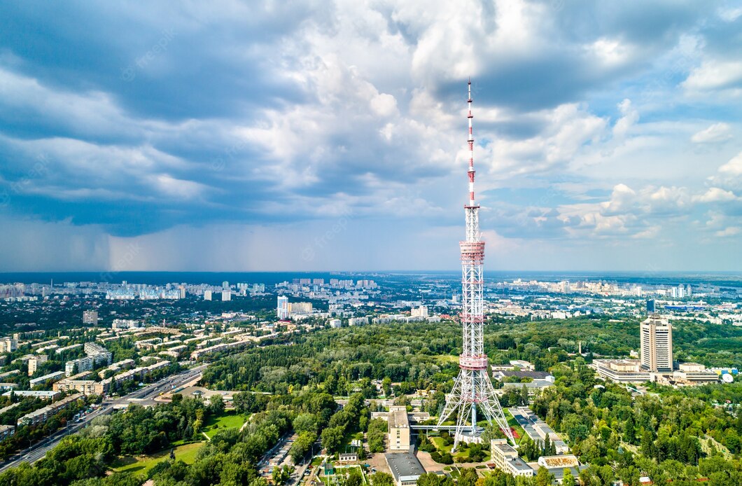 Un monumento ucraino @ Київська телевежа / Torre della televisione di Kiev