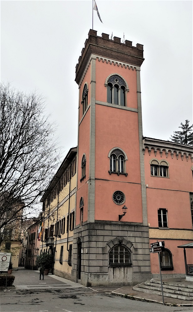 Il palazzo oggi, fusione di differenti secoli @ Palazzo del Comune – Palazzo Lupi