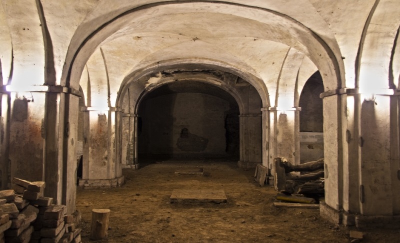 L' antica cripta per i defunti @ Basilica Mauriziana