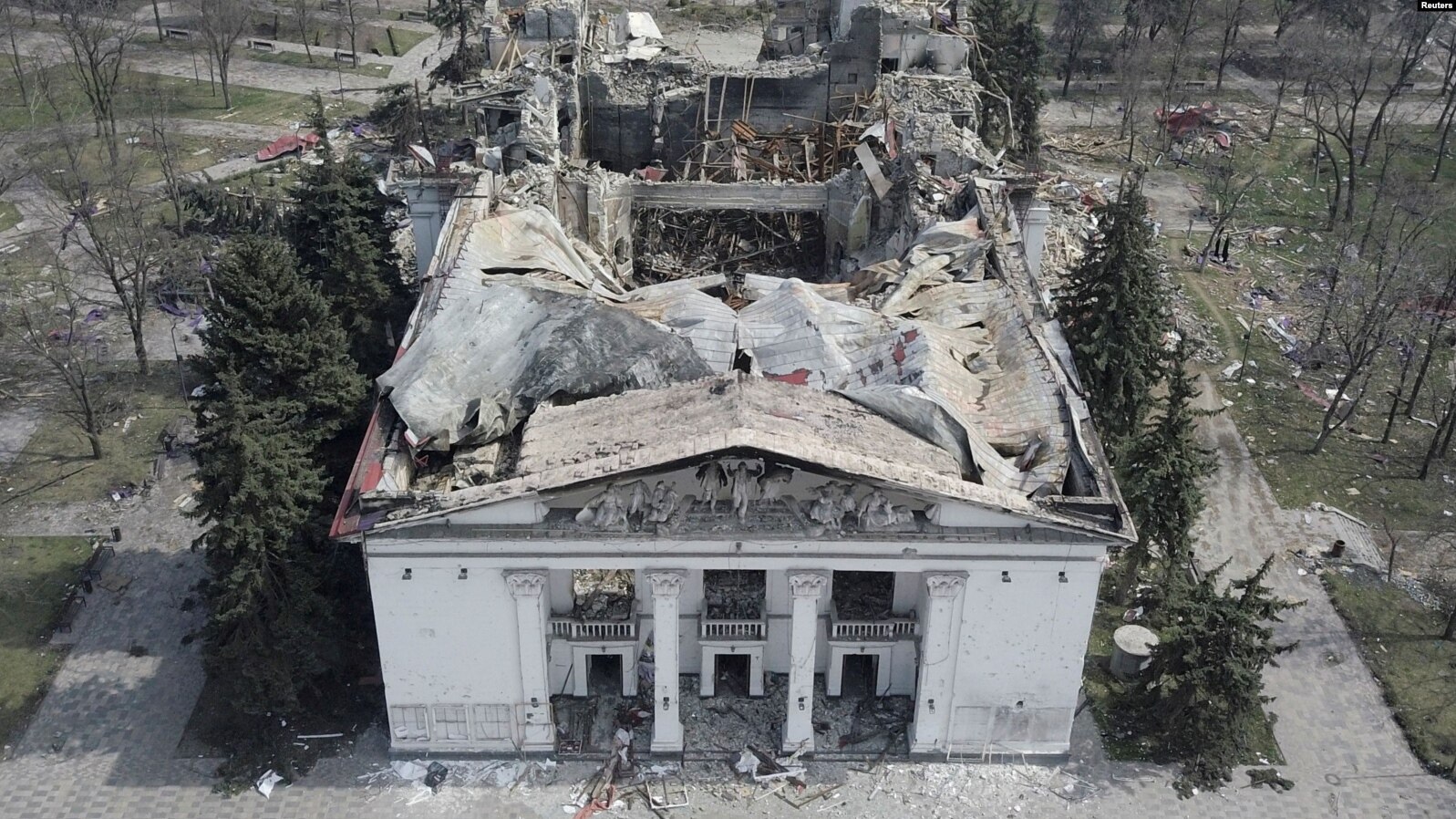 Dopo i bombardamenti @ Teatro d'arte drammatica dell'oblast' di Donec'k  / Донецький академічний обласний драматичний театр