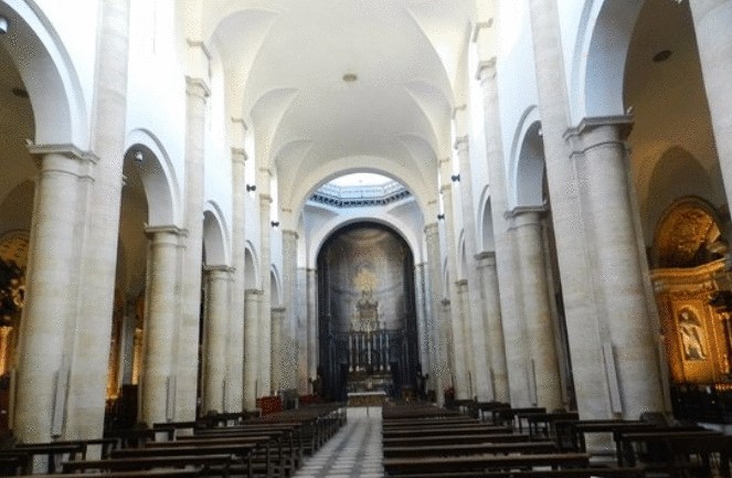 L'interno imponente @ Duomo di San Giovanni Battista