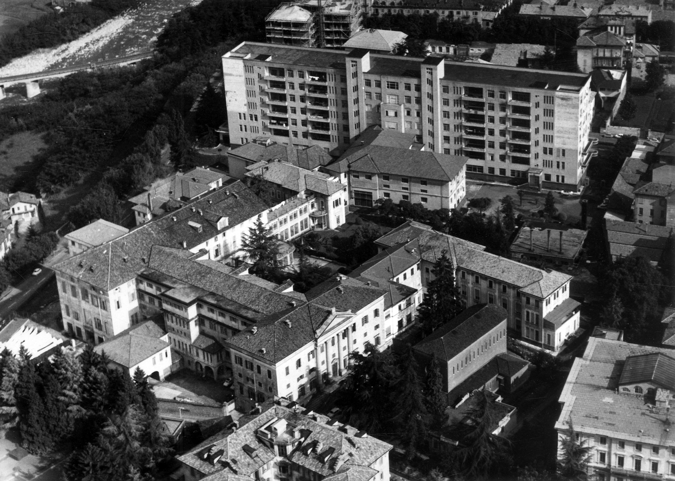 Veduta aerea dell'area ex Ospedale degli Infermi anni '60 e '70 @ Complesso Ex Ospedale degli Infermi