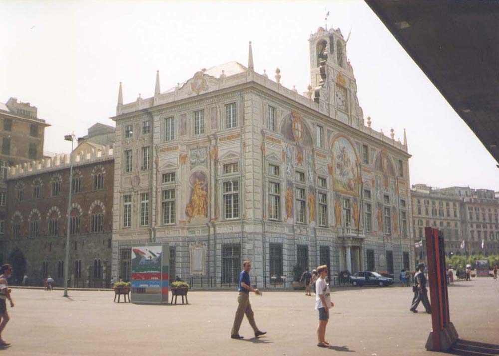 La facciata restaurata @ Palazzo San Giorgio