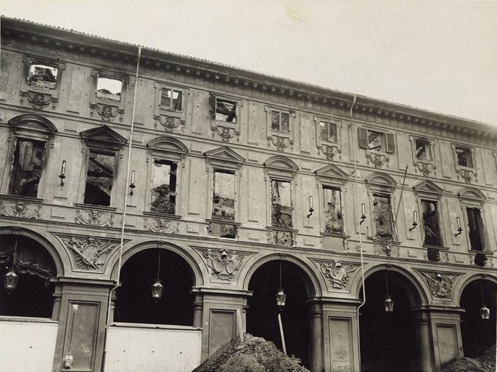 I bombardamenti del 1942 @ Piazza San Carlo
